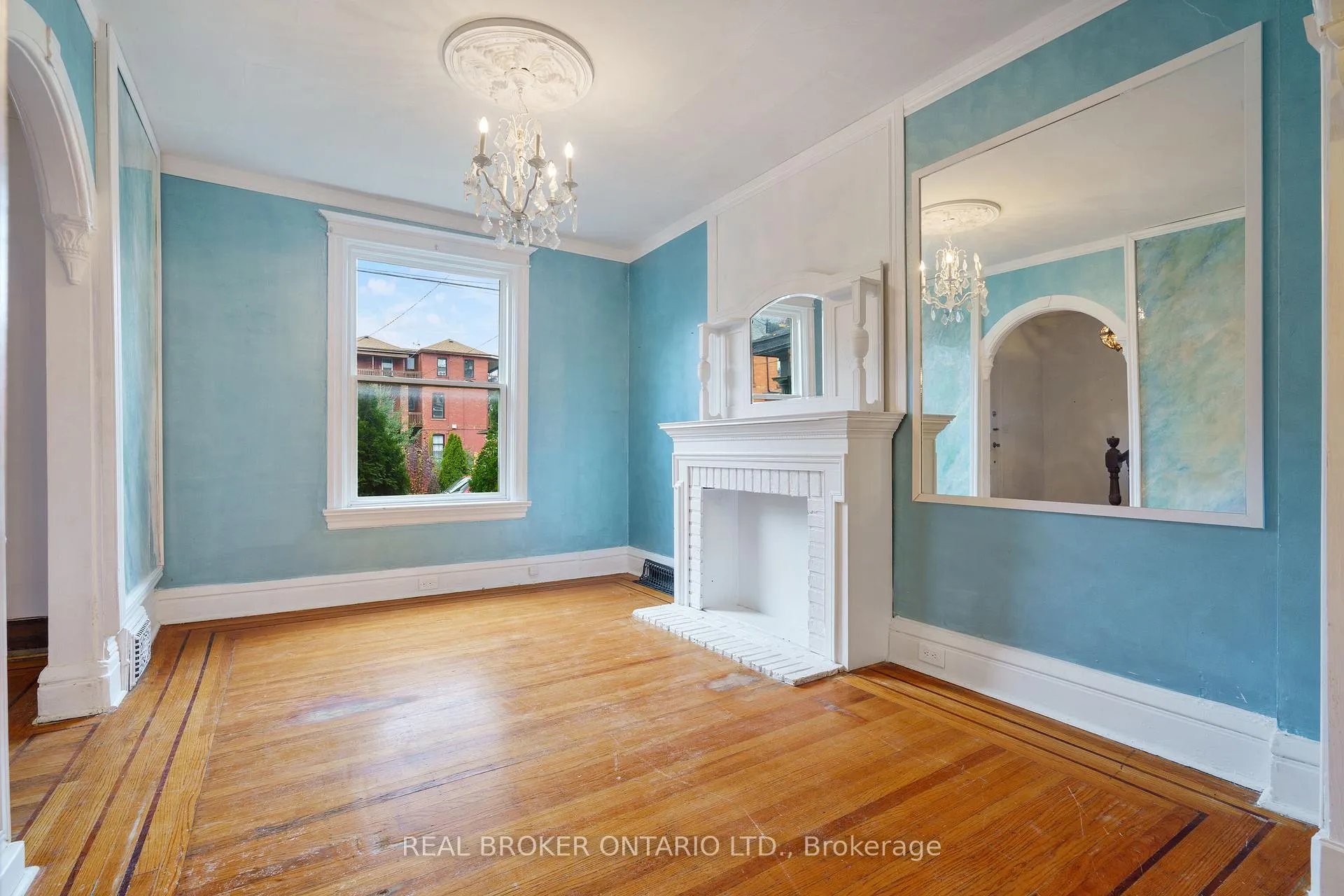 Photo 3 of 125 Grant Avenue, Hamilton, Stinson — HOMEH