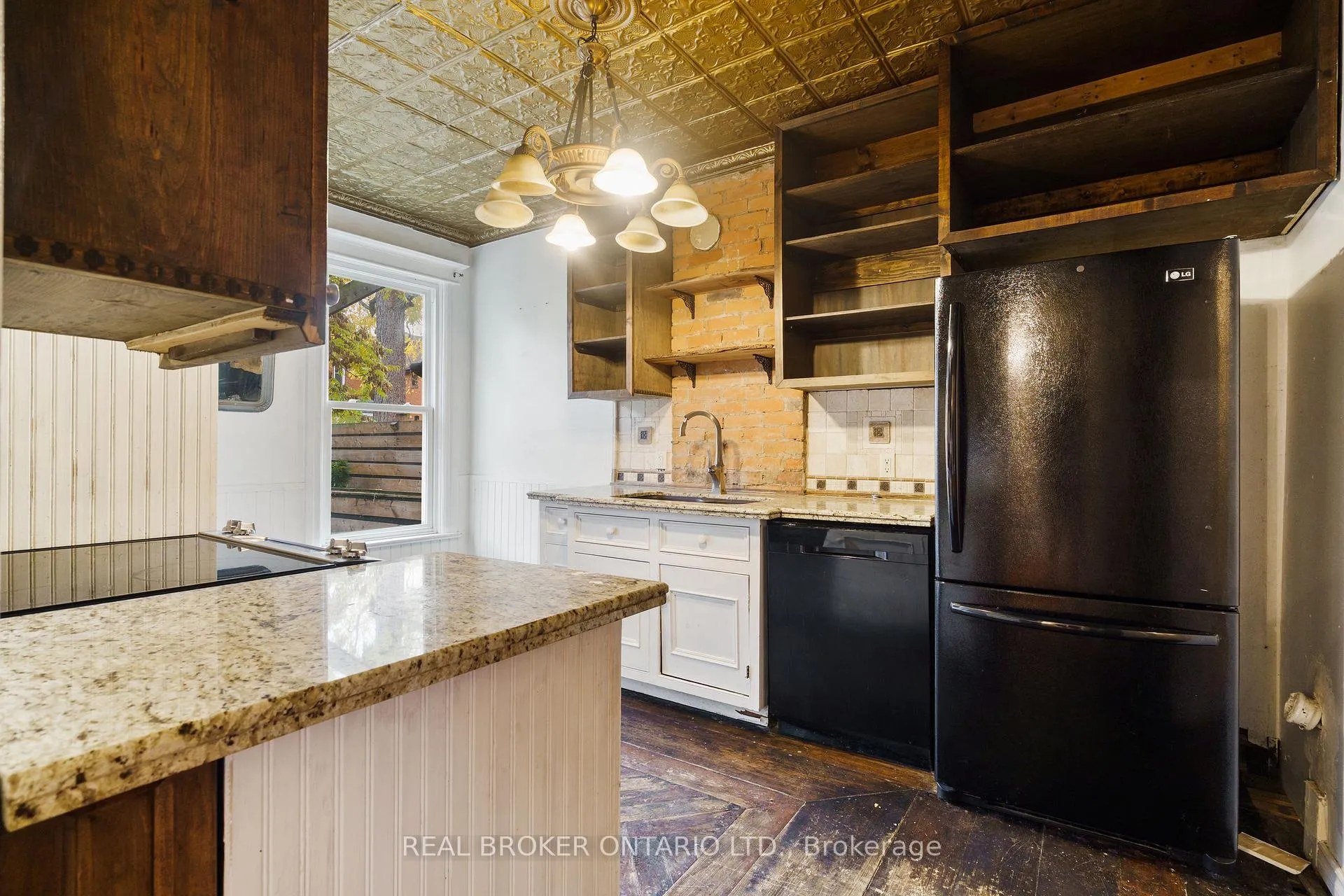 Photo 9 of 125 Grant Avenue, Hamilton, Stinson — HOMEH