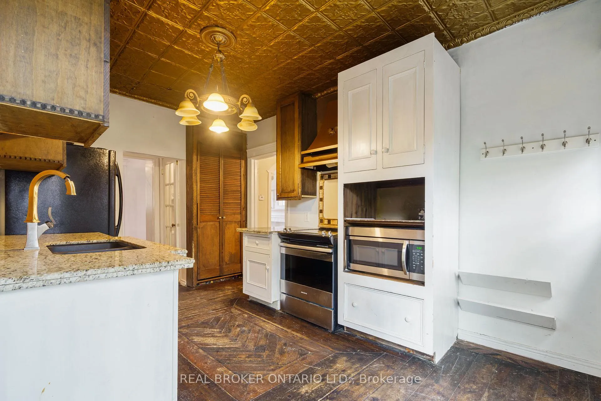 Photo 10 of 125 Grant Avenue, Hamilton, Stinson — HOMEH