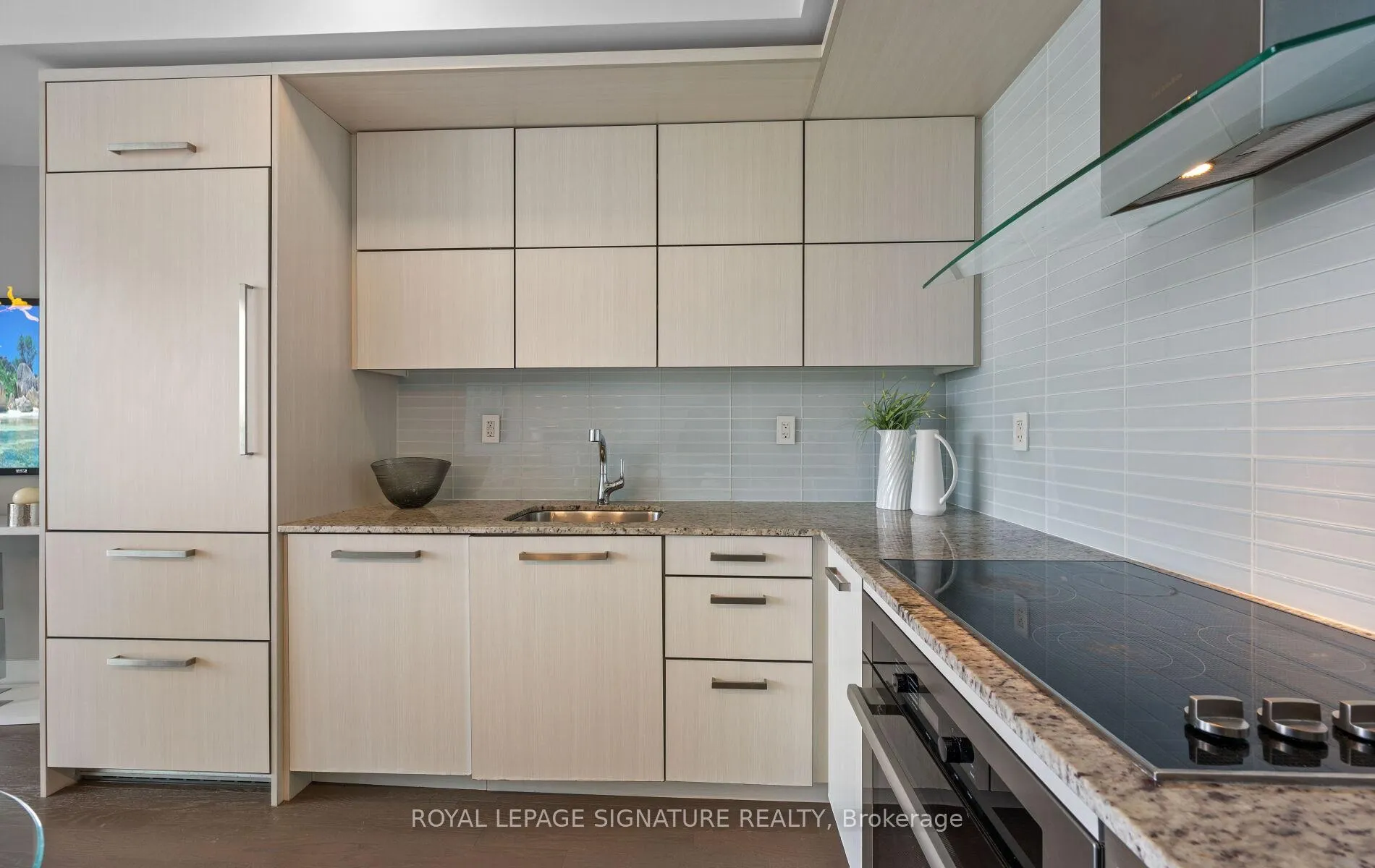 Photo 15 of Unit 804, 3018 Yonge Street, Toronto, Lawrence Park South — HOMEH