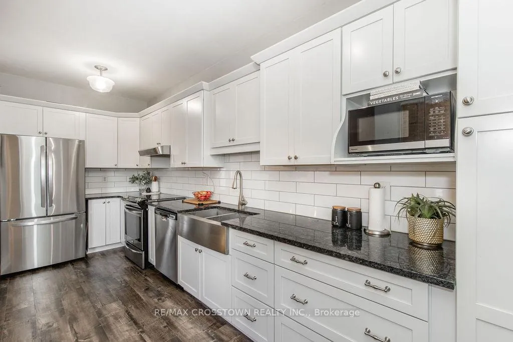 Photo 5 of 9 Aikens Crescent, Barrie, Holly — HOMEH