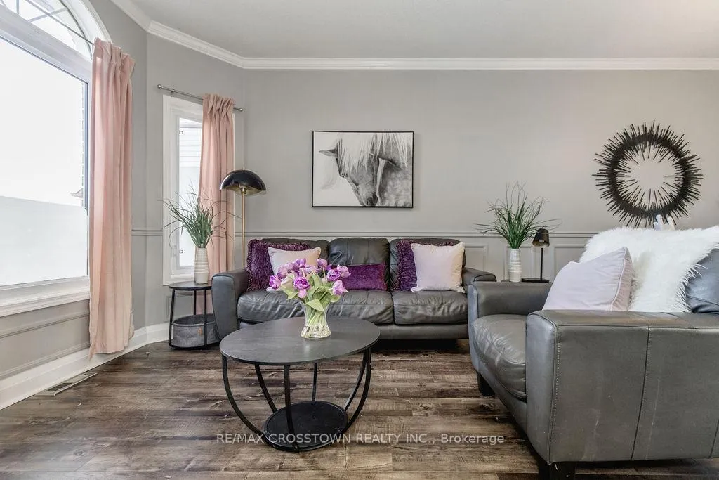 Photo 10 of 9 Aikens Crescent, Barrie, Holly — HOMEH