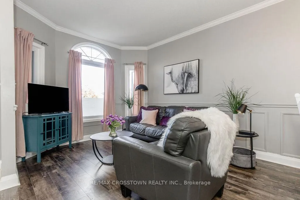 Photo 11 of 9 Aikens Crescent, Barrie, Holly — HOMEH