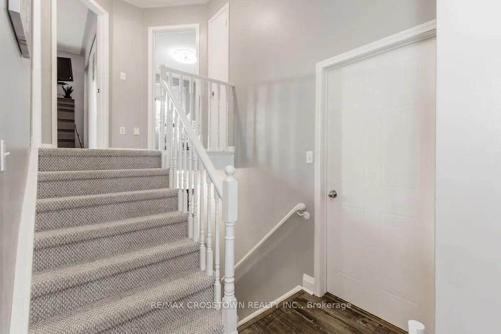 Photo 16 of 9 Aikens Crescent, Barrie, Holly — HOMEH