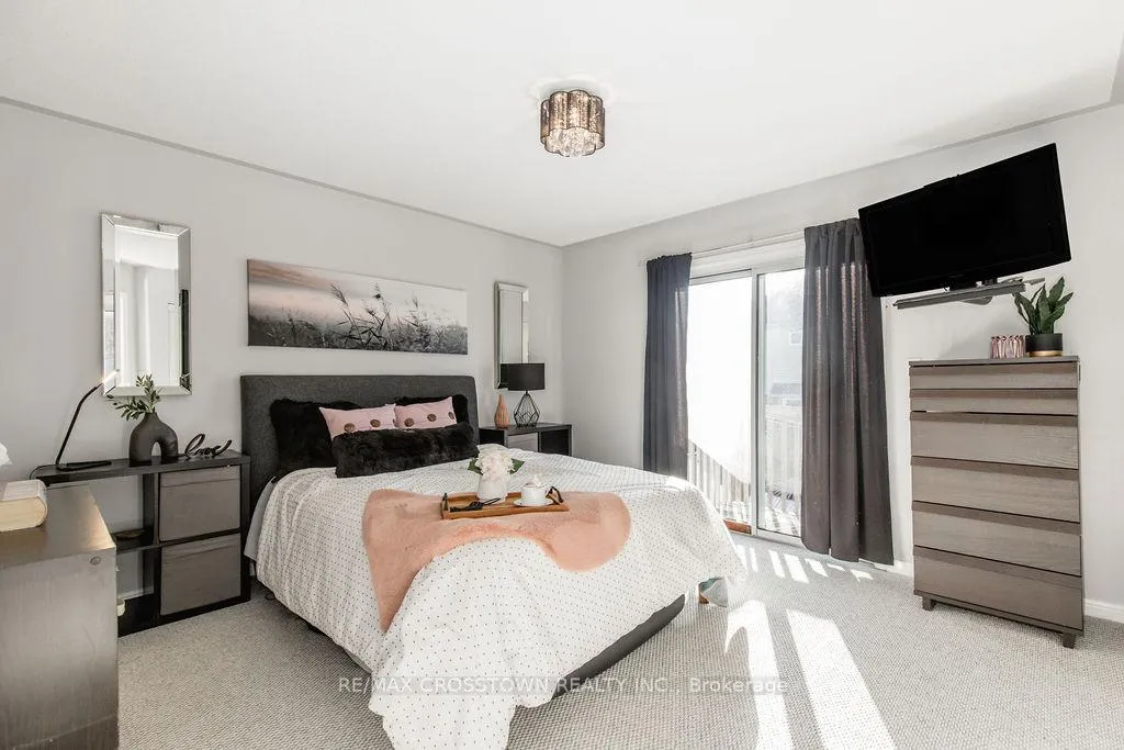 Photo 17 of 9 Aikens Crescent, Barrie, Holly — HOMEH