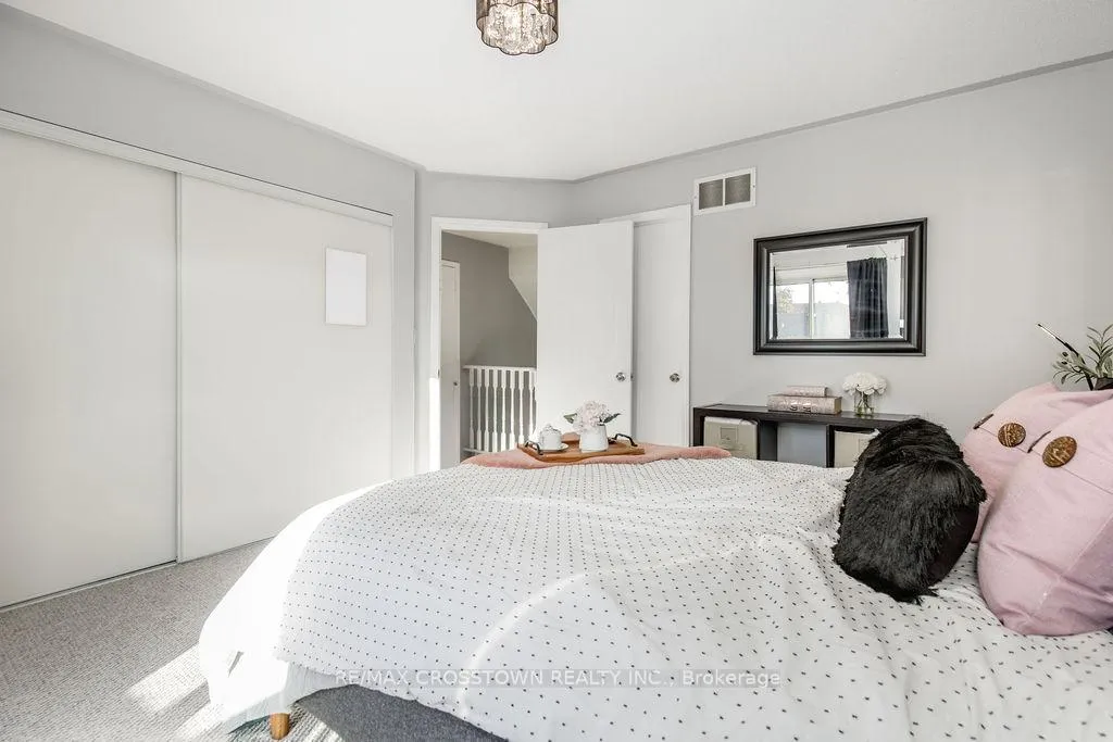 Photo 20 of 9 Aikens Crescent, Barrie, Holly — HOMEH
