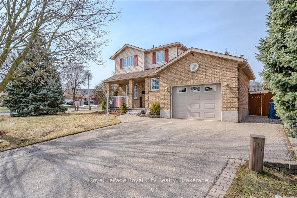 Photo 3 of 97 Thornhill Drive, Guelph, Willow West/Sugarbush/West Acres — HOMEH