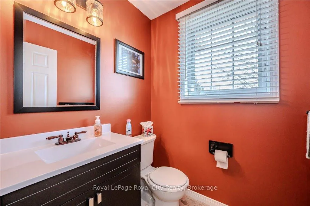 Photo 9 of 97 Thornhill Drive, Guelph, Willow West/Sugarbush/West Acres — HOMEH