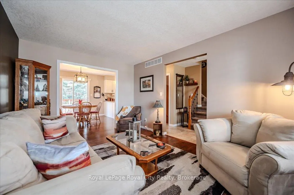Photo 12 of 97 Thornhill Drive, Guelph, Willow West/Sugarbush/West Acres — HOMEH
