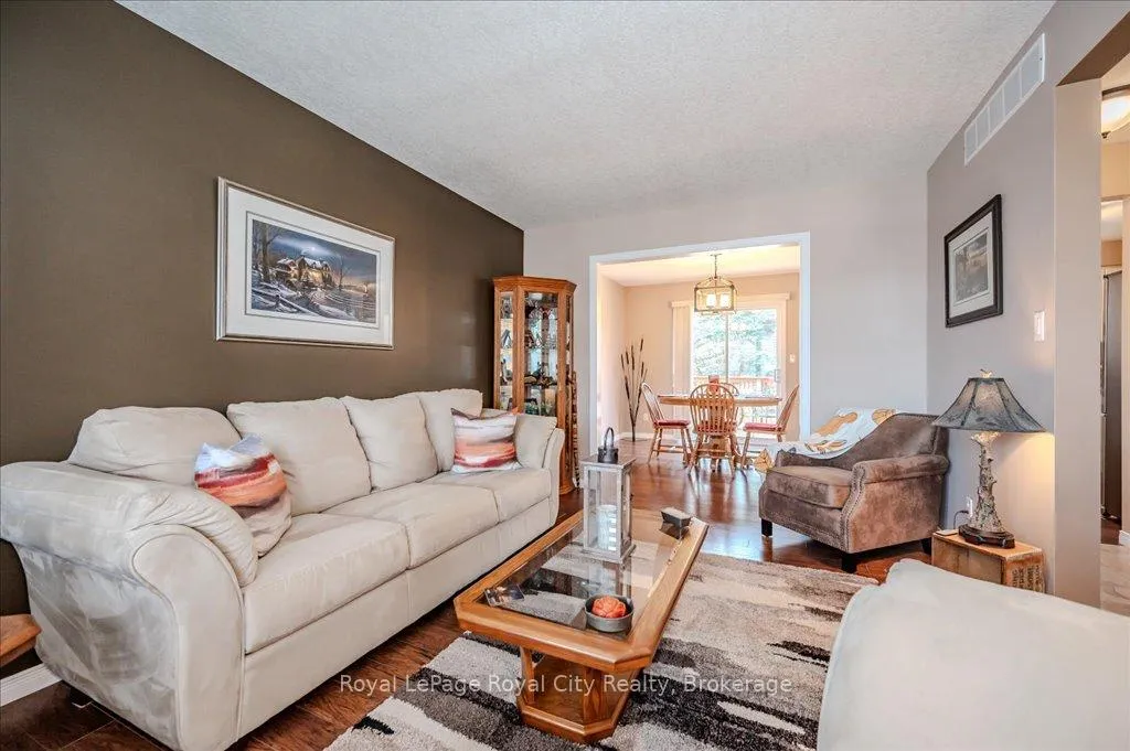 Photo 13 of 97 Thornhill Drive, Guelph, Willow West/Sugarbush/West Acres — HOMEH