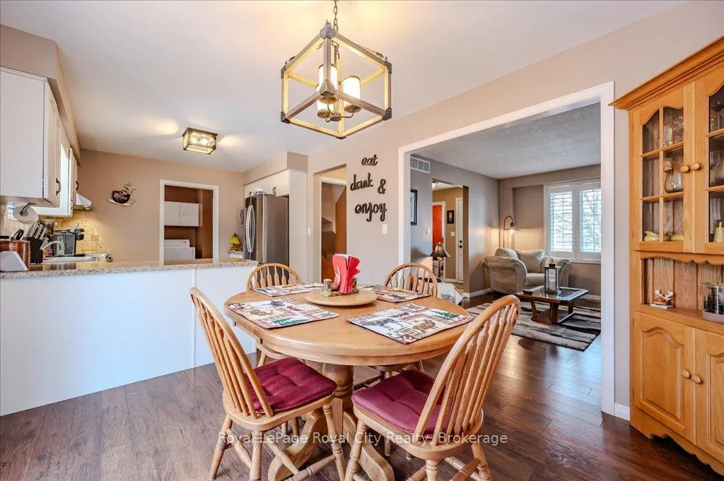 Photo 15 of 97 Thornhill Drive, Guelph, Willow West/Sugarbush/West Acres — HOMEH