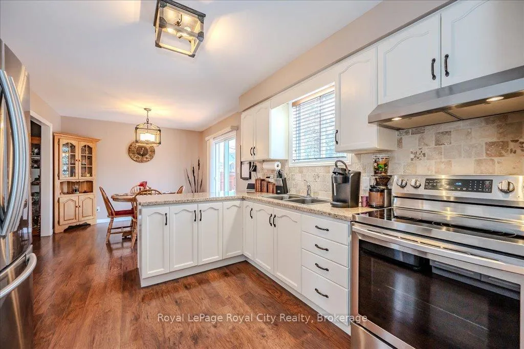 Photo 18 of 97 Thornhill Drive, Guelph, Willow West/Sugarbush/West Acres — HOMEH
