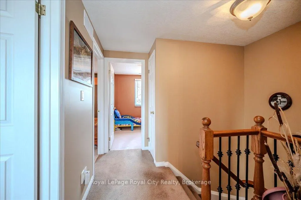 Photo 23 of 97 Thornhill Drive, Guelph, Willow West/Sugarbush/West Acres — HOMEH