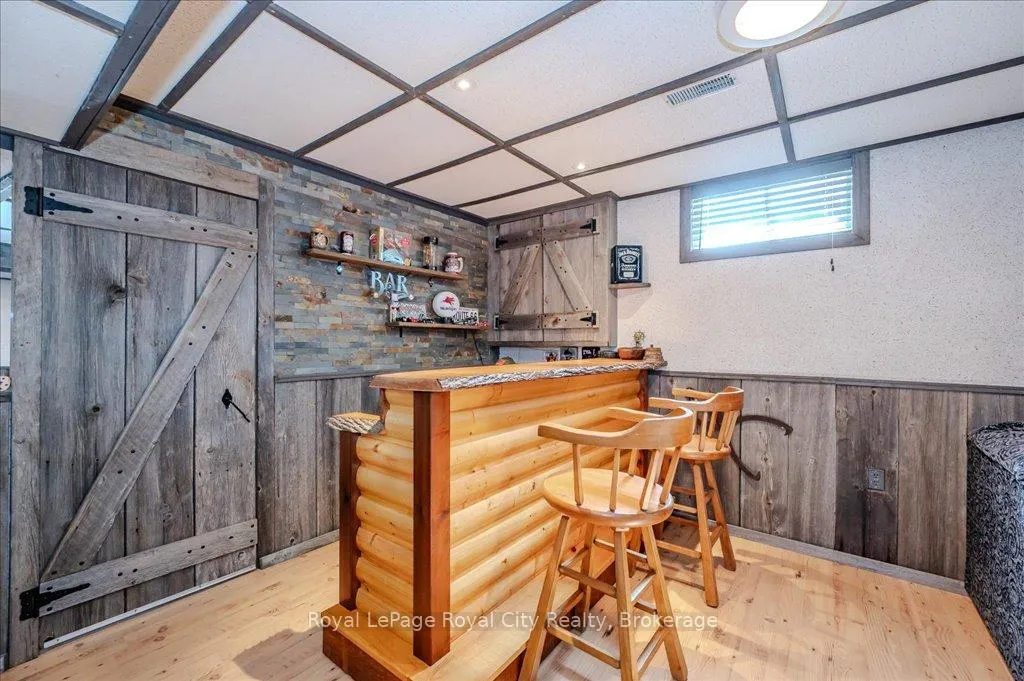 Photo 34 of 97 Thornhill Drive, Guelph, Willow West/Sugarbush/West Acres — HOMEH