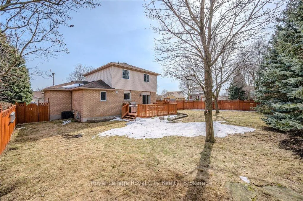 Photo 36 of 97 Thornhill Drive, Guelph, Willow West/Sugarbush/West Acres — HOMEH