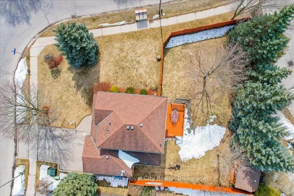 Photo 41 of 97 Thornhill Drive, Guelph, Willow West/Sugarbush/West Acres — HOMEH