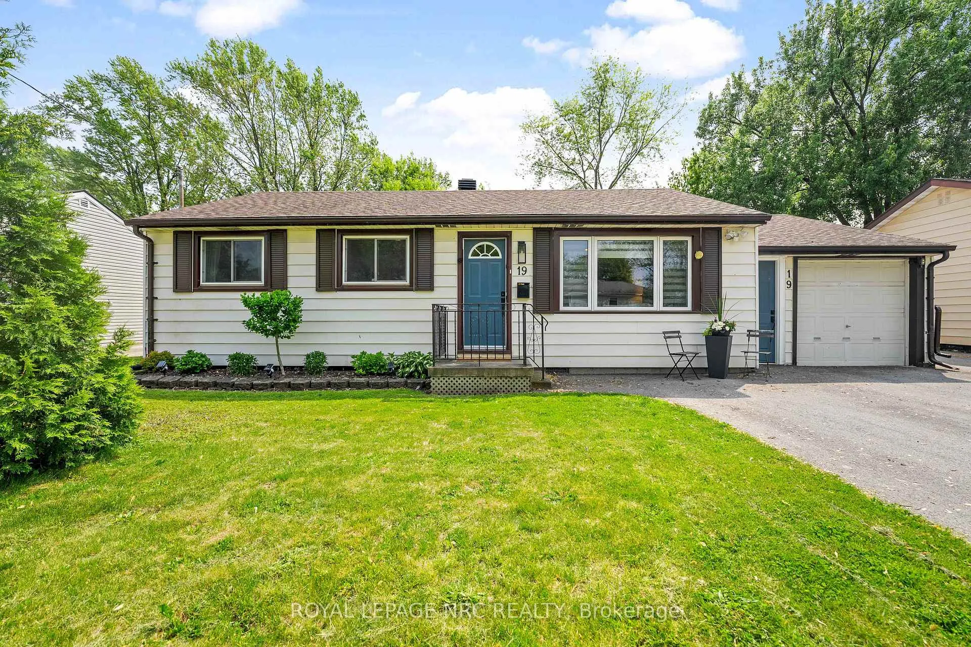 Photo 1 of 19 Vera Street, St. Catharines, Western Hill — HOMEH