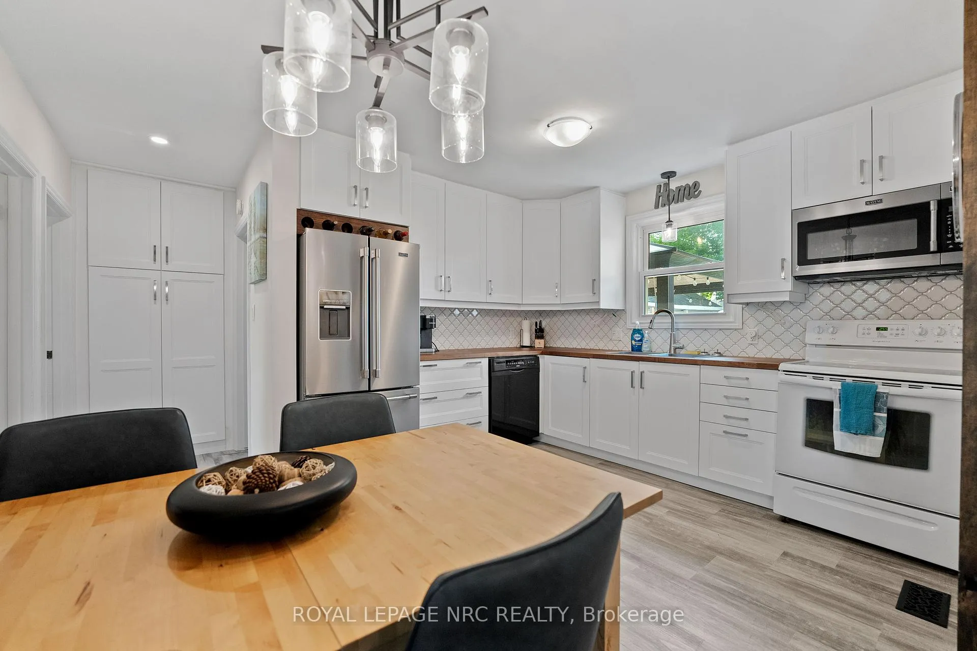 Photo 10 of 19 Vera Street, St. Catharines, Western Hill — HOMEH