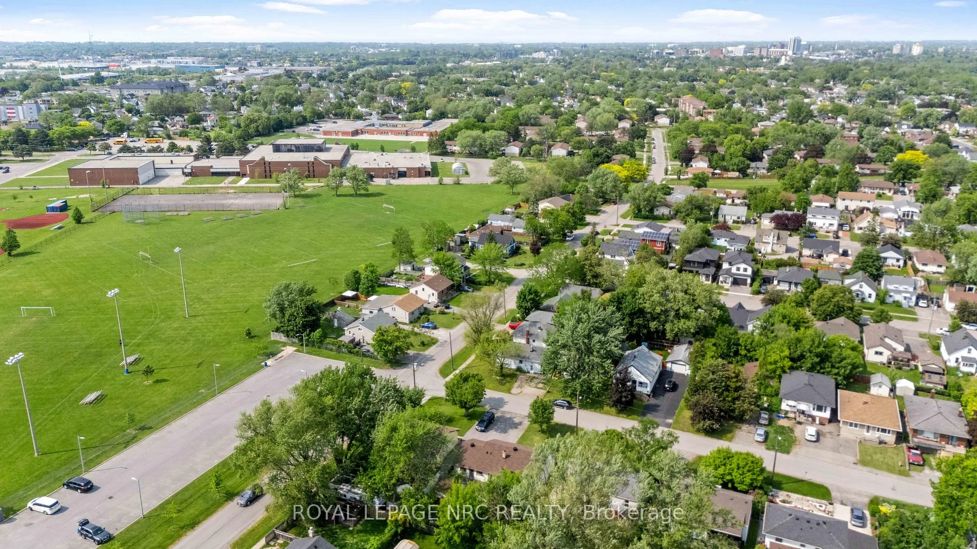 Photo 35 of 19 Vera Street, St. Catharines, Western Hill — HOMEH