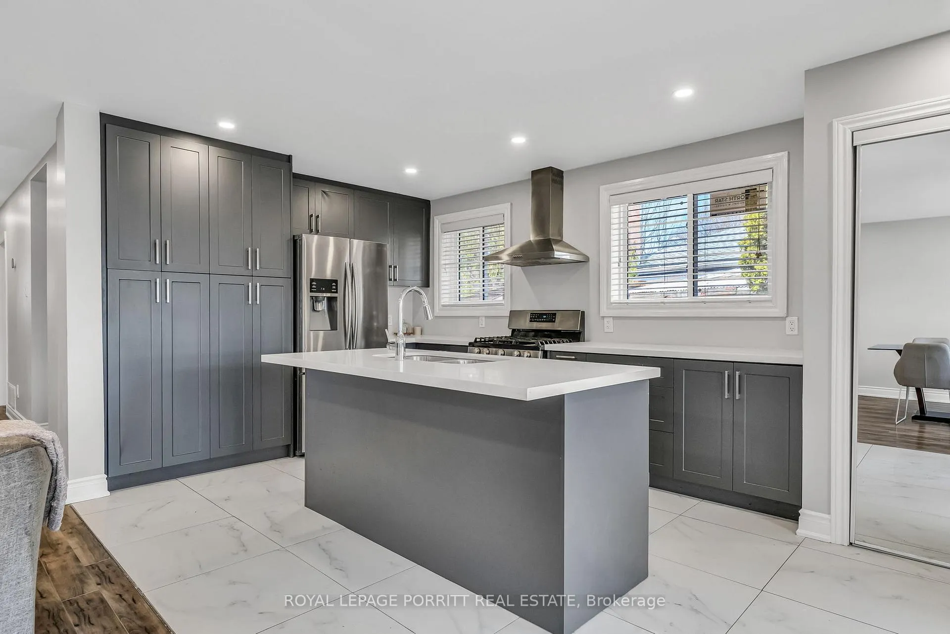 Photo 4 of 14 Albion Crescent, Brampton, Avondale — HOMEH