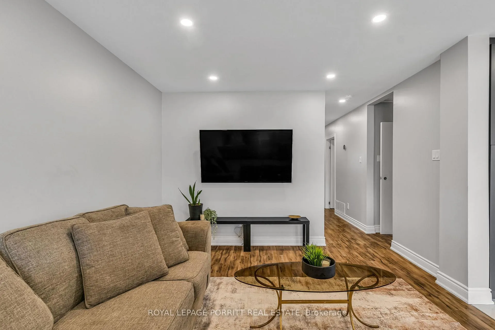 Photo 9 of 14 Albion Crescent, Brampton, Avondale — HOMEH