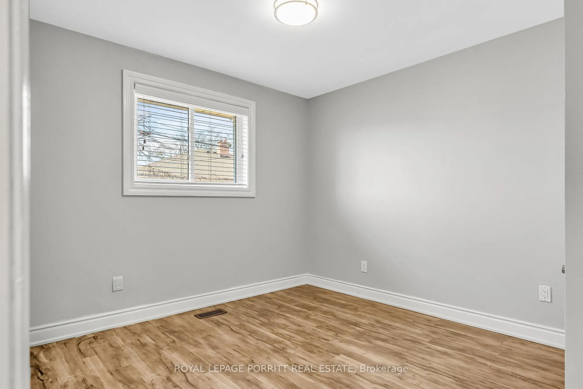 Photo 15 of 14 Albion Crescent, Brampton, Avondale — HOMEH