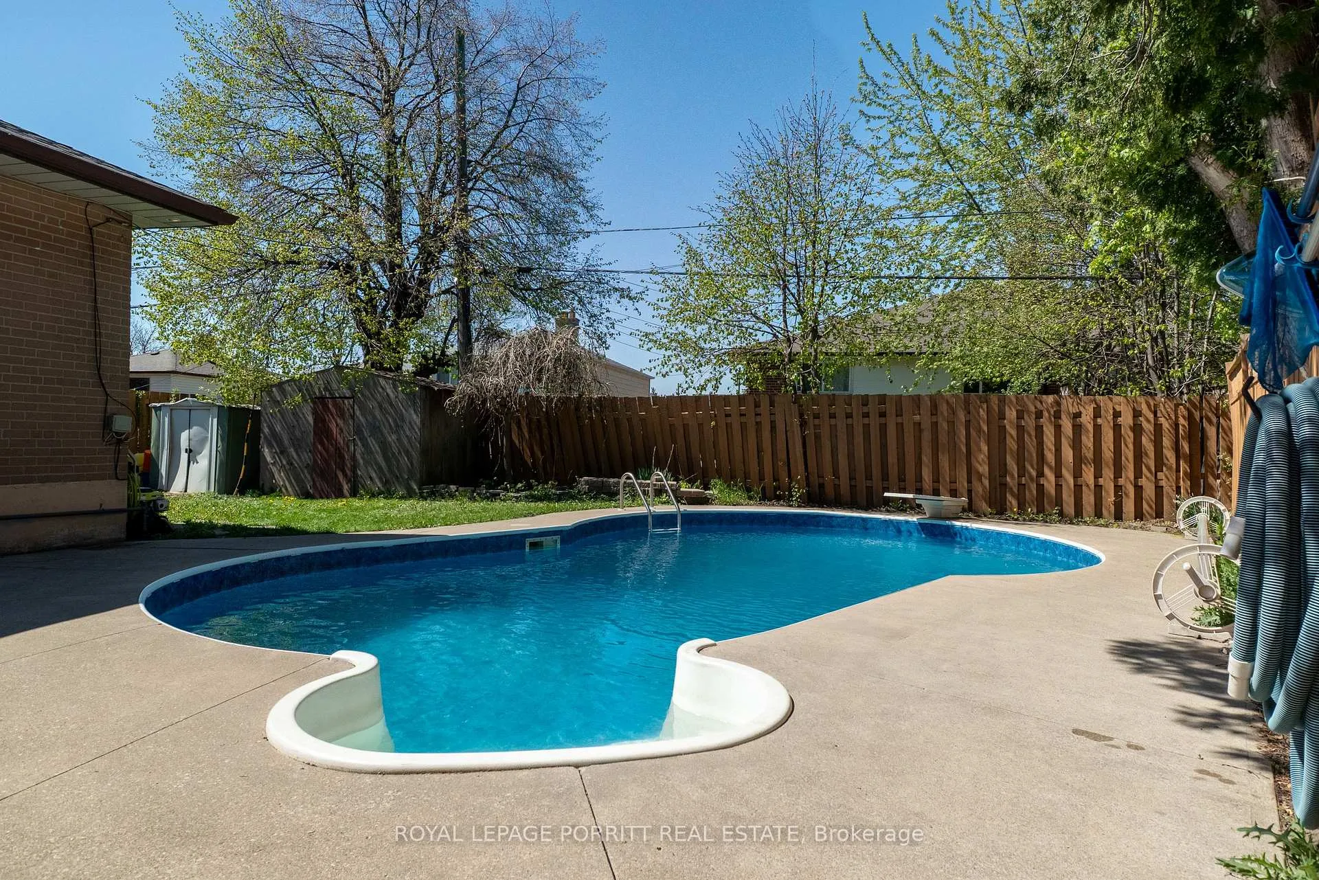 Photo 35 of 14 Albion Crescent, Brampton, Avondale — HOMEH