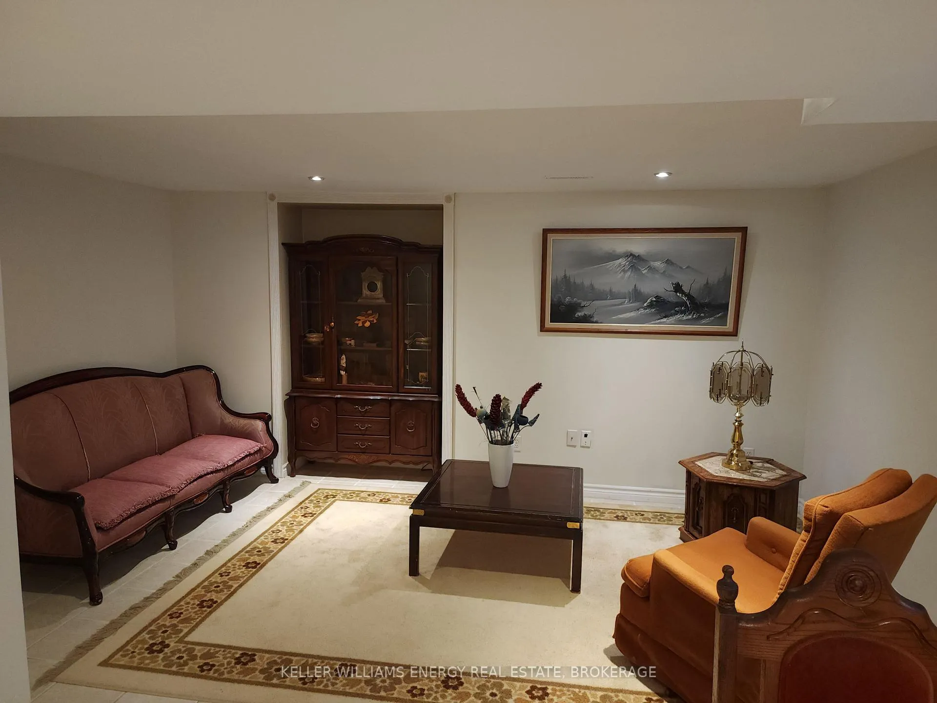 Photo 4 of 952 Sandcliff Drive, Oshawa, Pinecrest — HOMEH