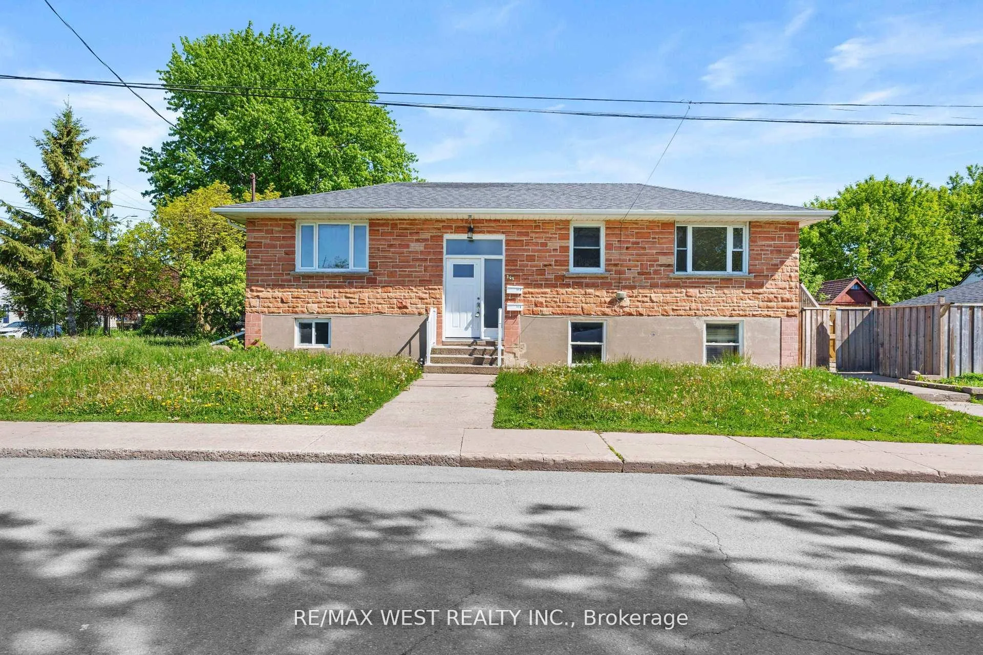 Photo 3 of 145 First Avenue, Kingston, East of Sir John A. Blvd — HOMEH