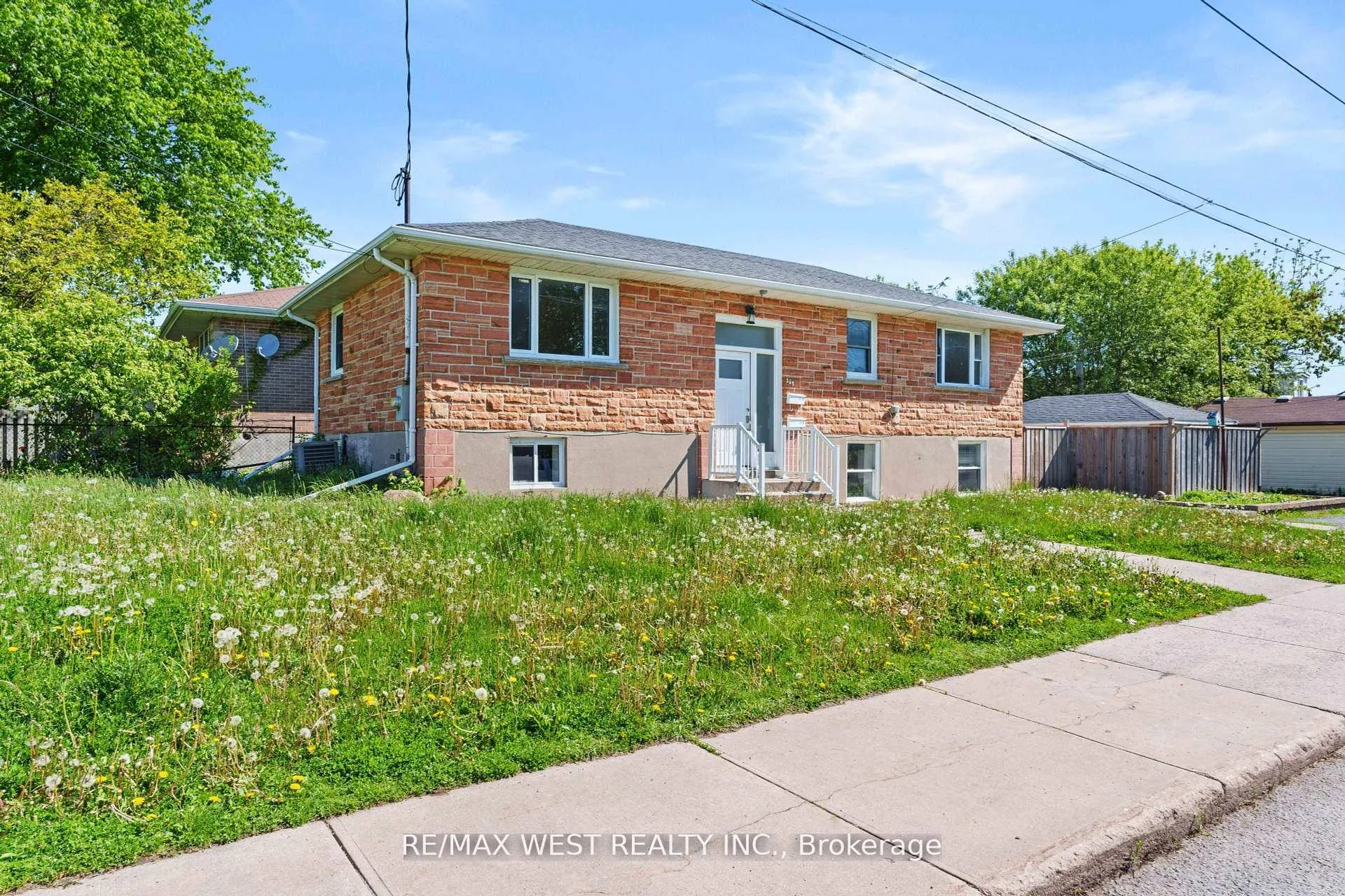 Photo 4 of 145 First Avenue, Kingston, East of Sir John A. Blvd — HOMEH