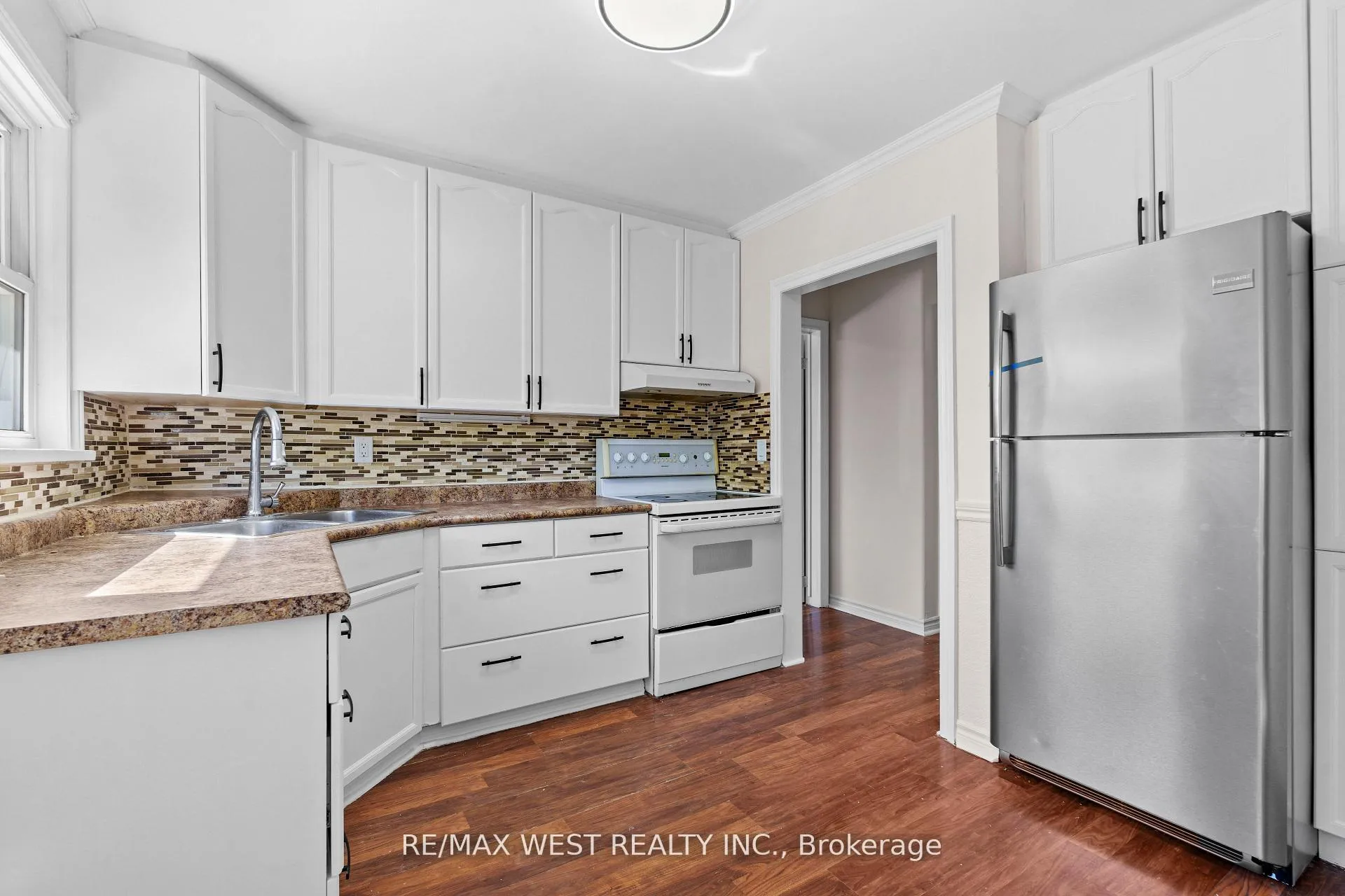 Photo 9 of 145 First Avenue, Kingston, East of Sir John A. Blvd — HOMEH