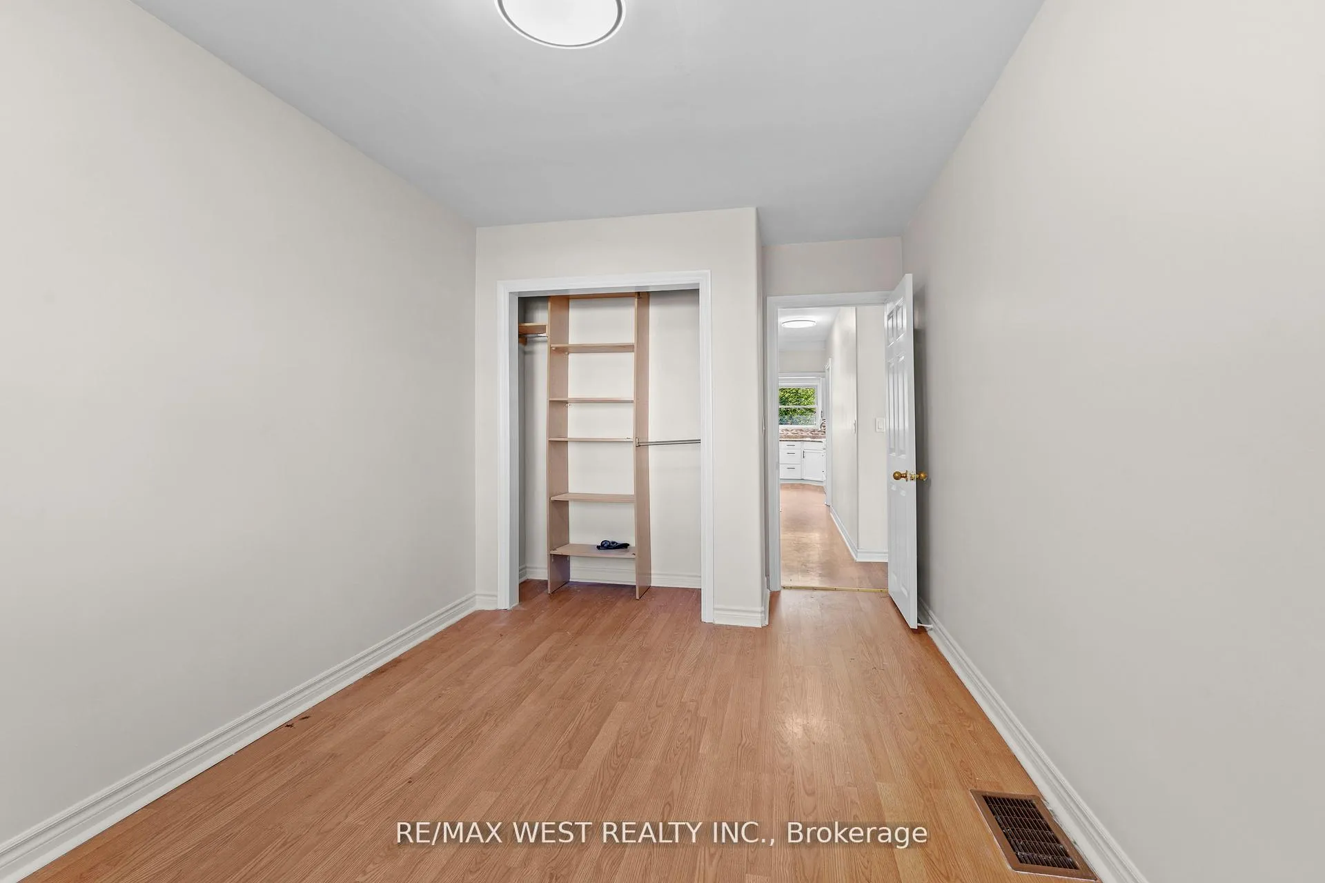 Photo 16 of 145 First Avenue, Kingston, East of Sir John A. Blvd — HOMEH