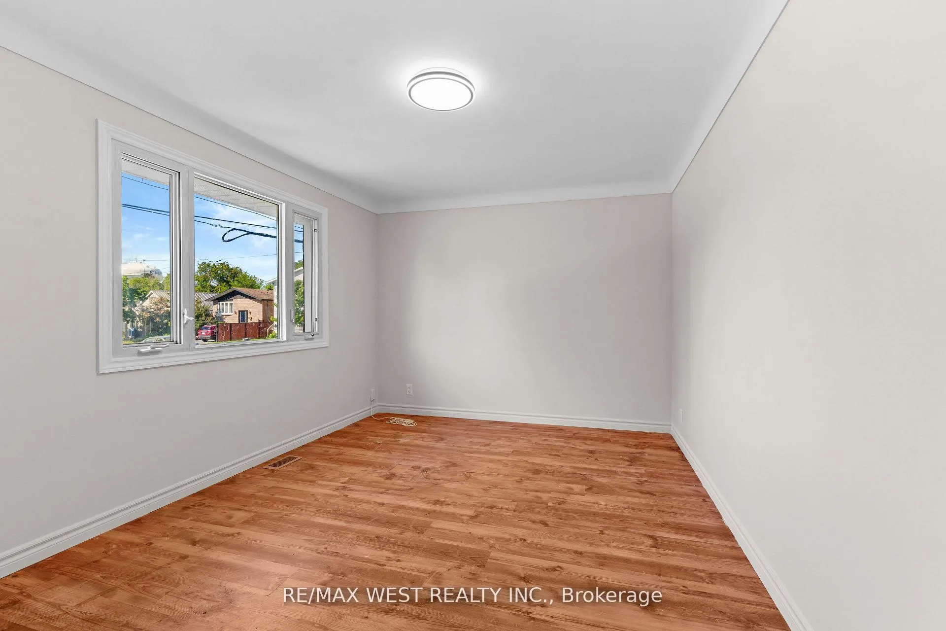 Photo 17 of 145 First Avenue, Kingston, East of Sir John A. Blvd — HOMEH