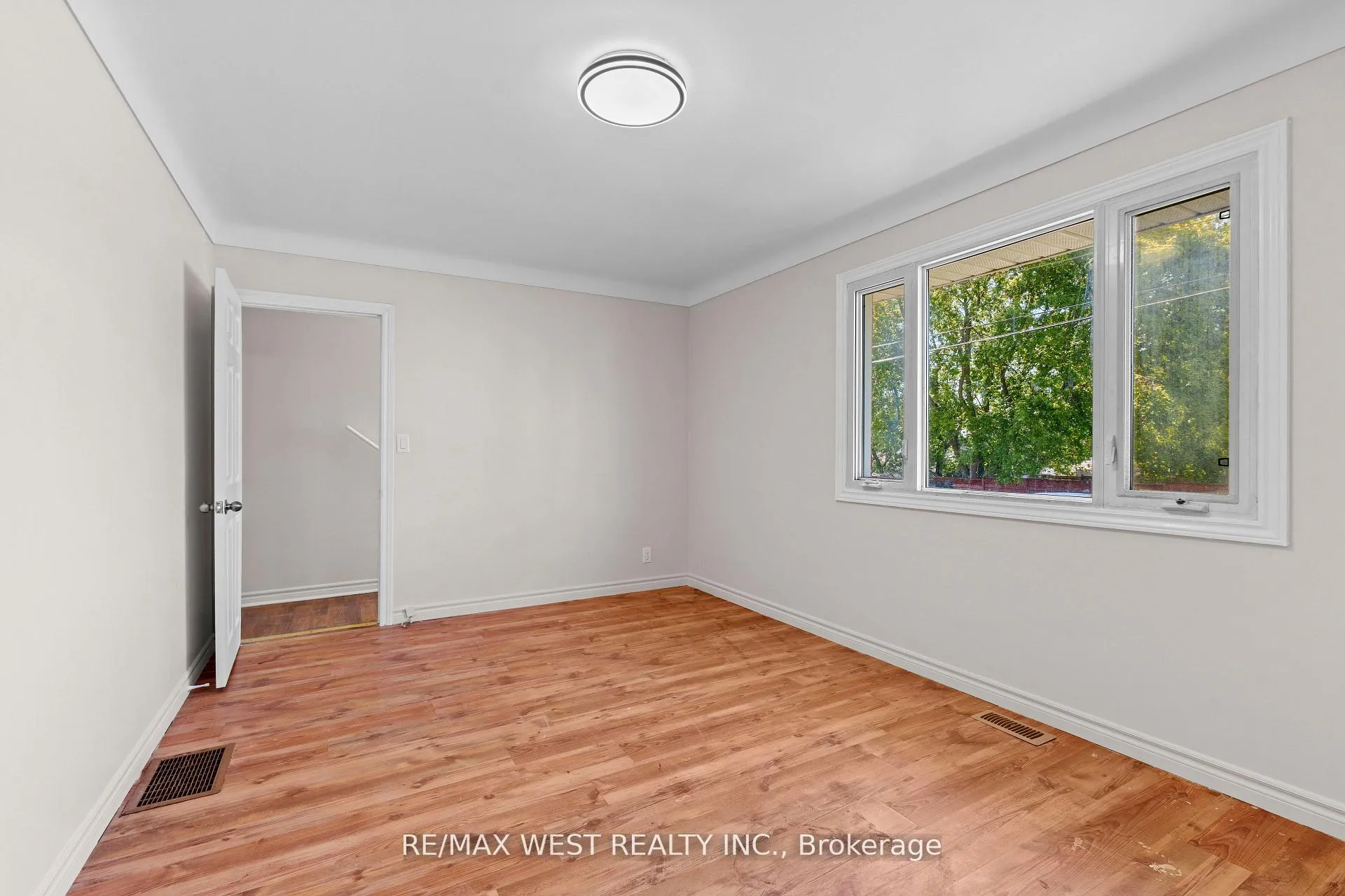 Photo 18 of 145 First Avenue, Kingston, East of Sir John A. Blvd — HOMEH