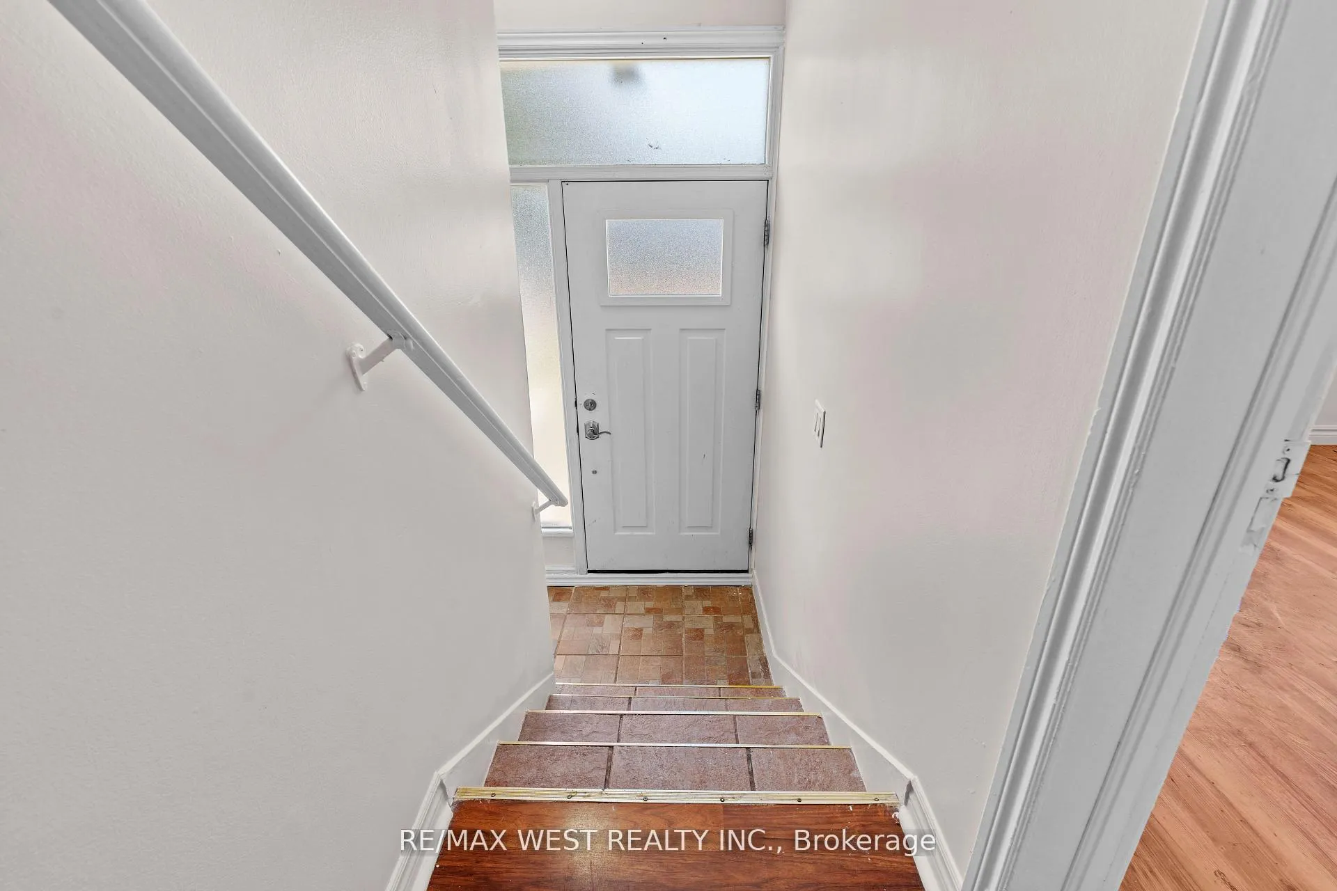 Photo 20 of 145 First Avenue, Kingston, East of Sir John A. Blvd — HOMEH