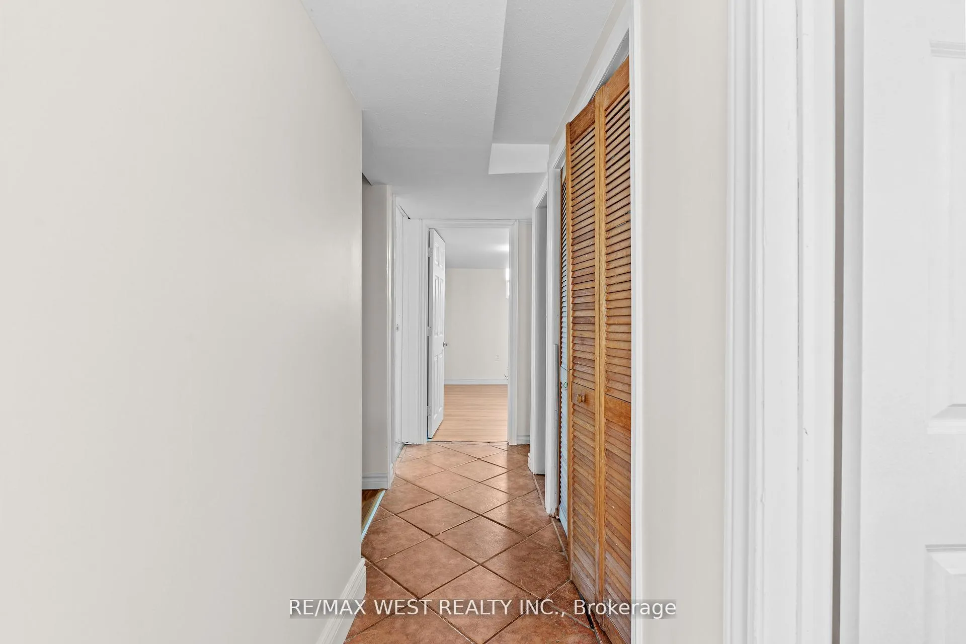 Photo 28 of 145 First Avenue, Kingston, East of Sir John A. Blvd — HOMEH
