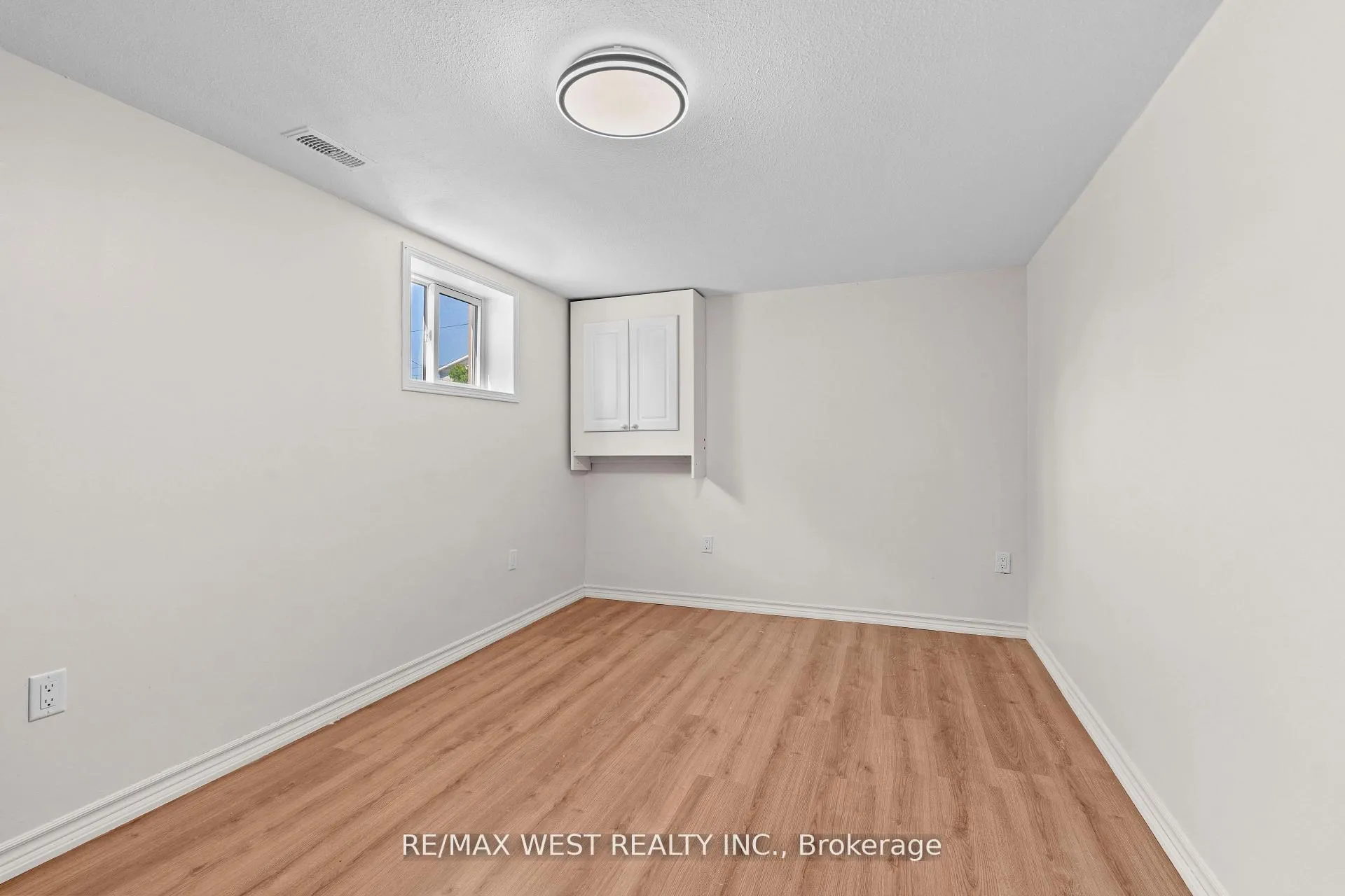 Photo 29 of 145 First Avenue, Kingston, East of Sir John A. Blvd — HOMEH