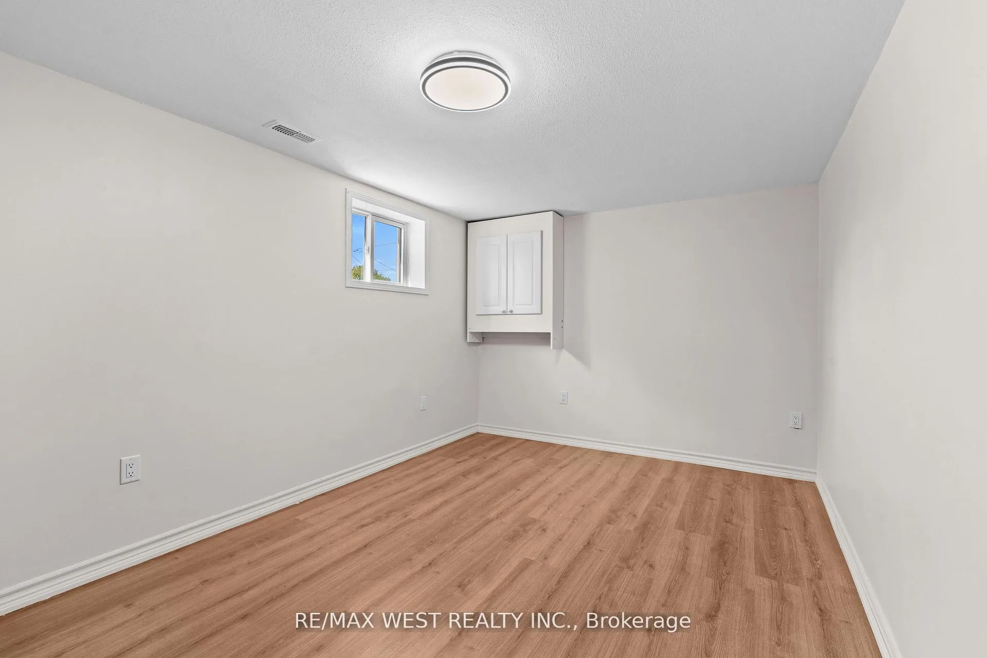 Photo 30 of 145 First Avenue, Kingston, East of Sir John A. Blvd — HOMEH