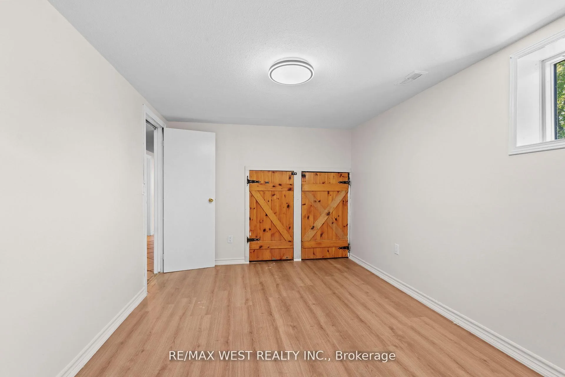 Photo 31 of 145 First Avenue, Kingston, East of Sir John A. Blvd — HOMEH
