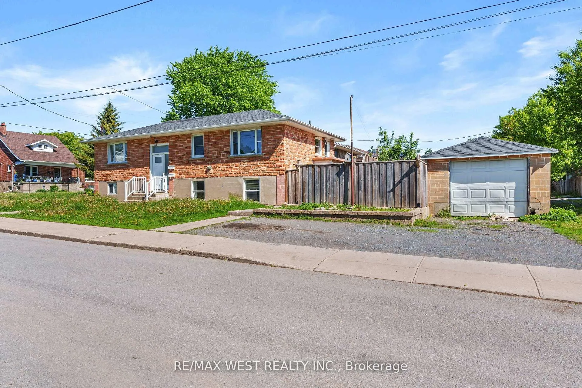 Photo 34 of 145 First Avenue, Kingston, East of Sir John A. Blvd — HOMEH