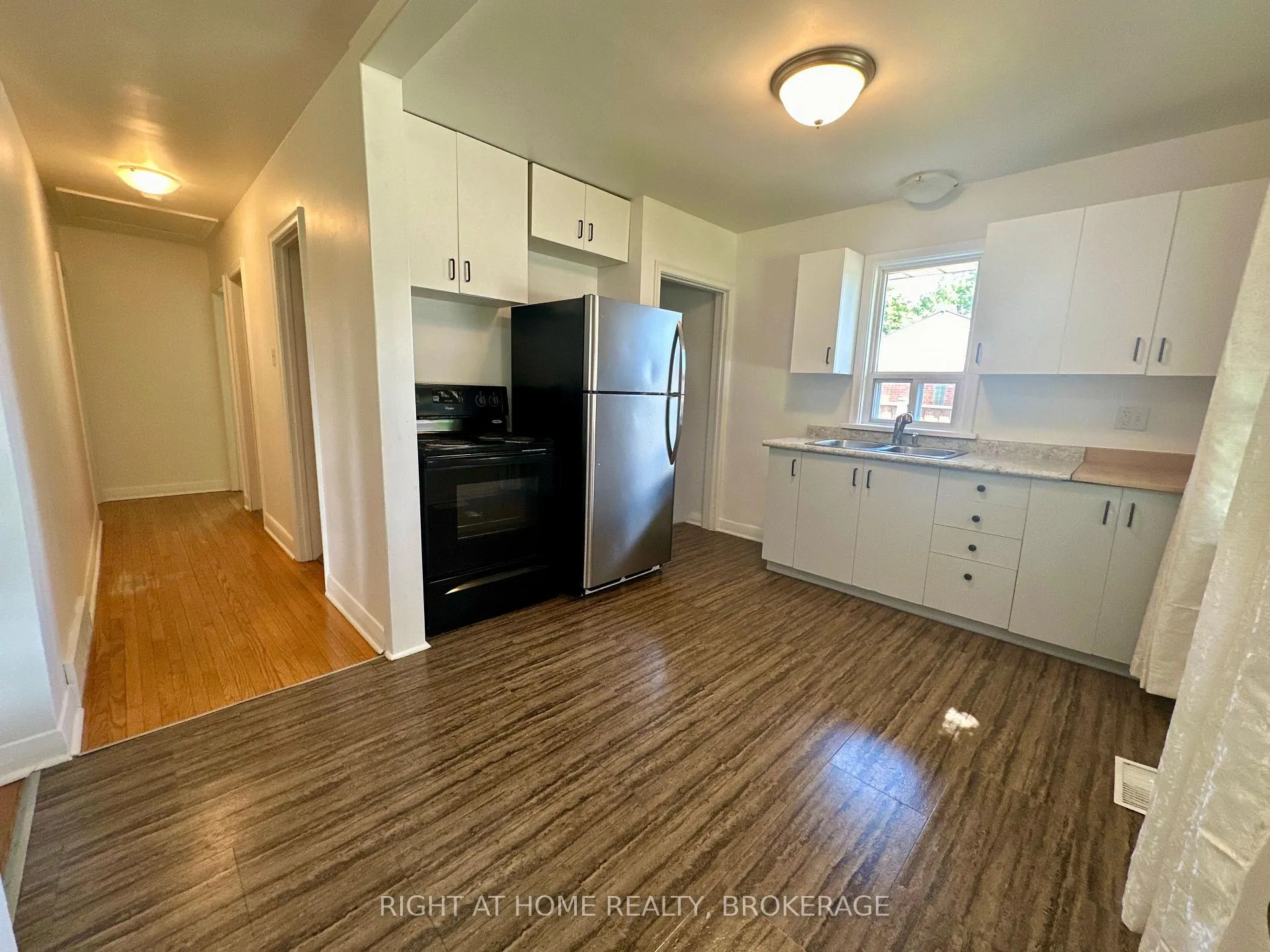 Photo 6 of 15 Cornell Avenue, Kitchener — HOMEH