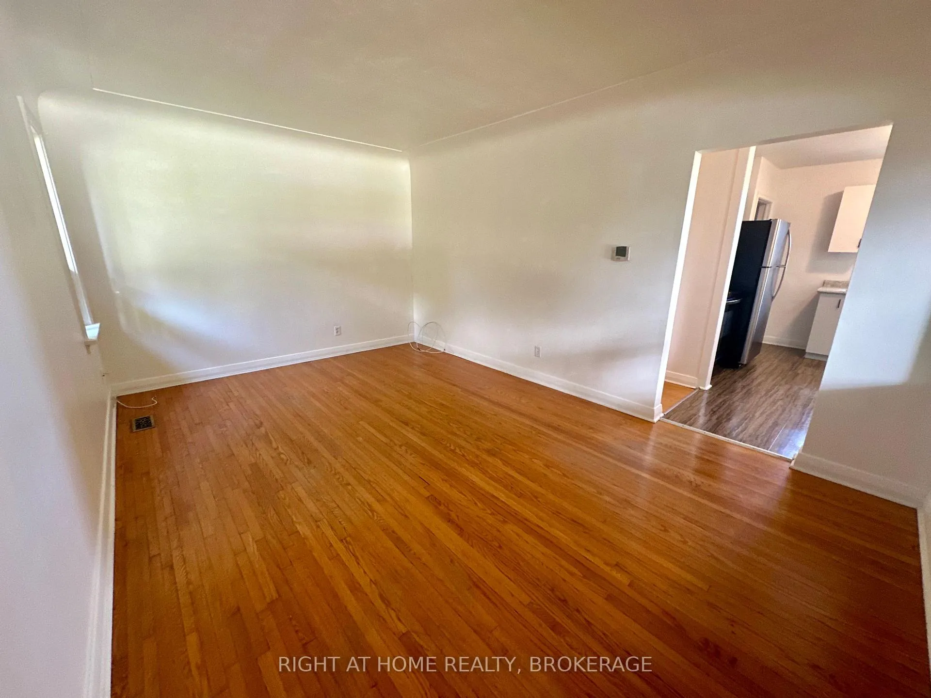 Photo 9 of 15 Cornell Avenue, Kitchener — HOMEH