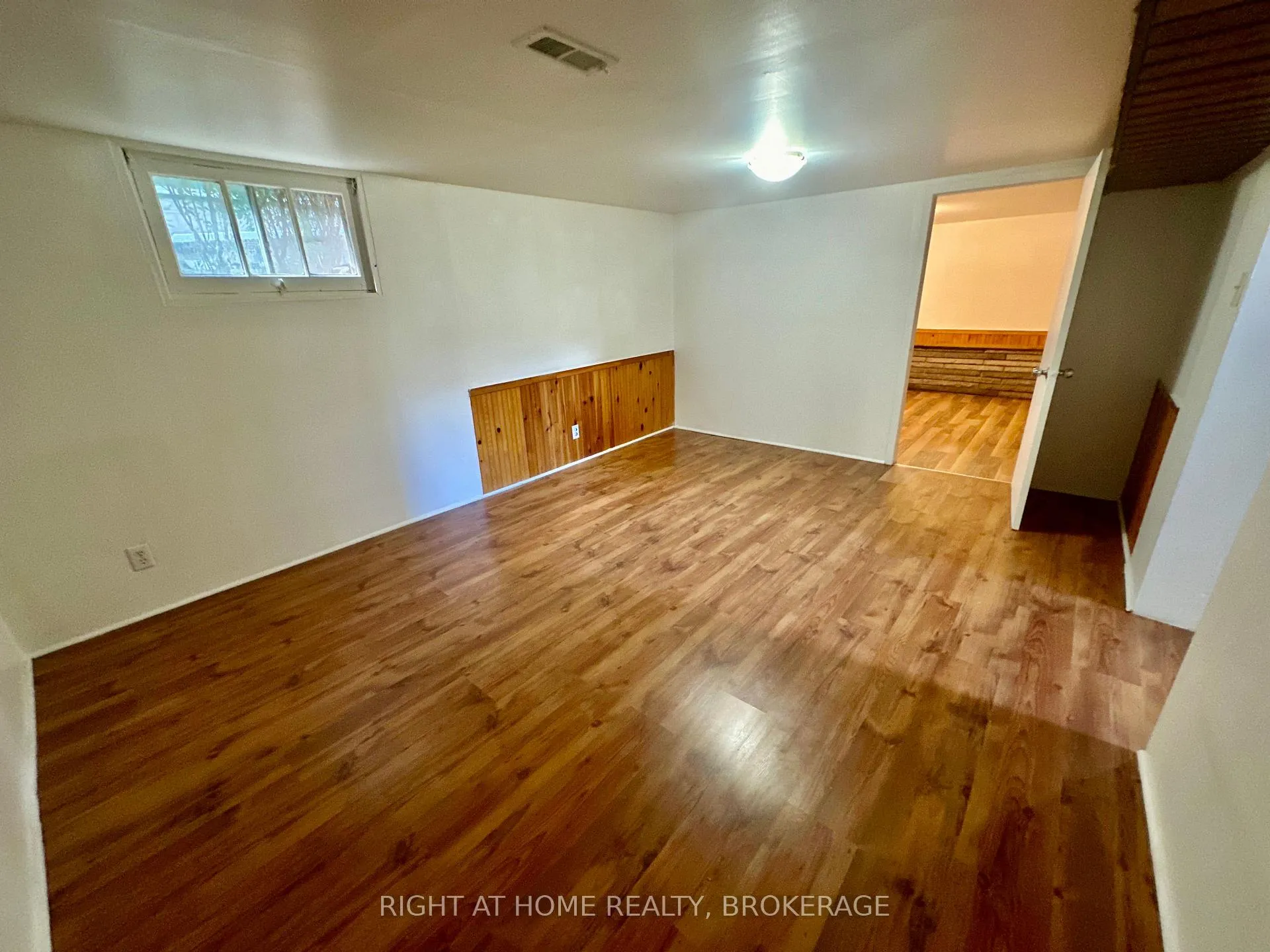 Photo 19 of 15 Cornell Avenue, Kitchener — HOMEH