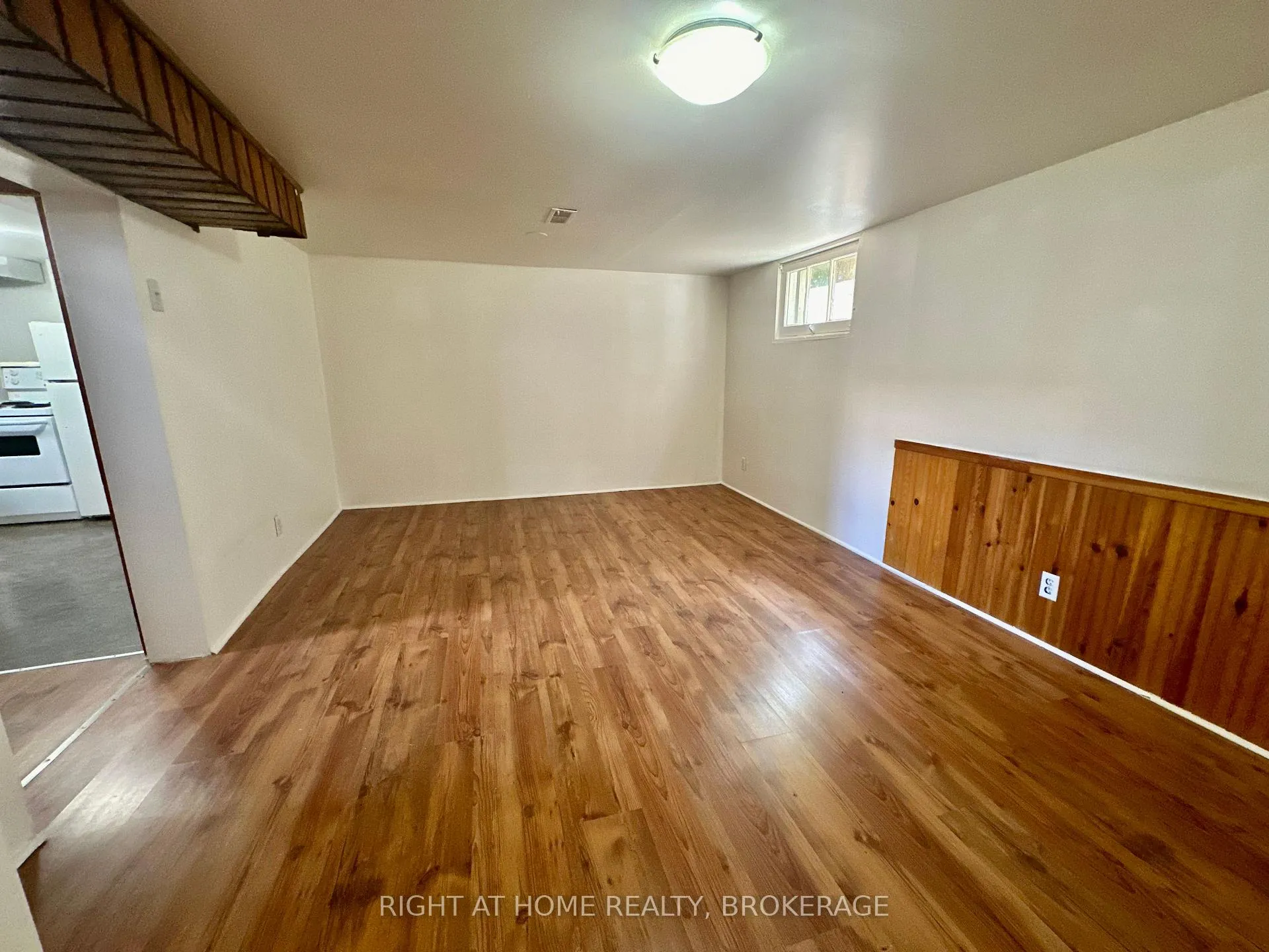 Photo 21 of 15 Cornell Avenue, Kitchener — HOMEH