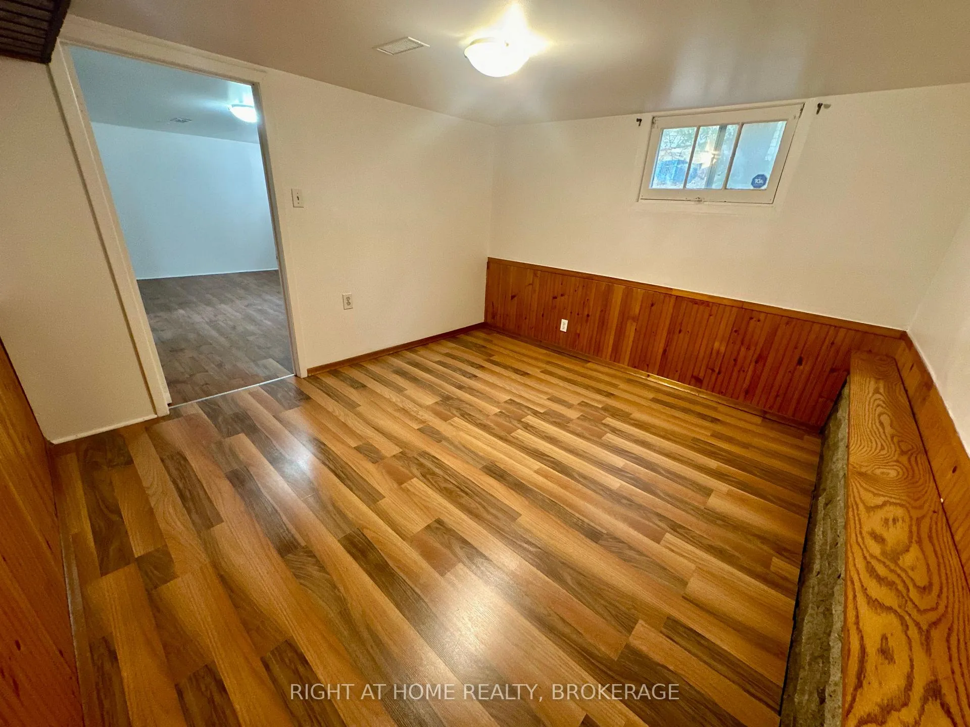 Photo 24 of 15 Cornell Avenue, Kitchener — HOMEH