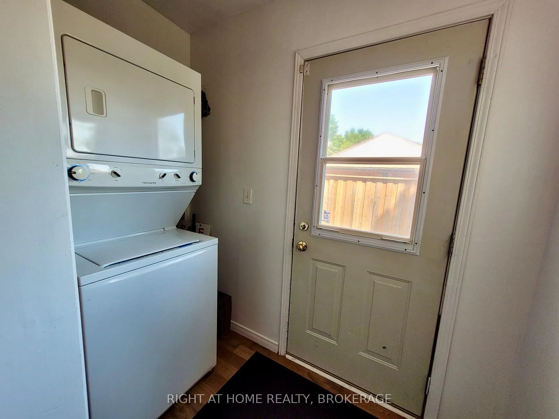 Photo 27 of 15 Cornell Avenue, Kitchener — HOMEH