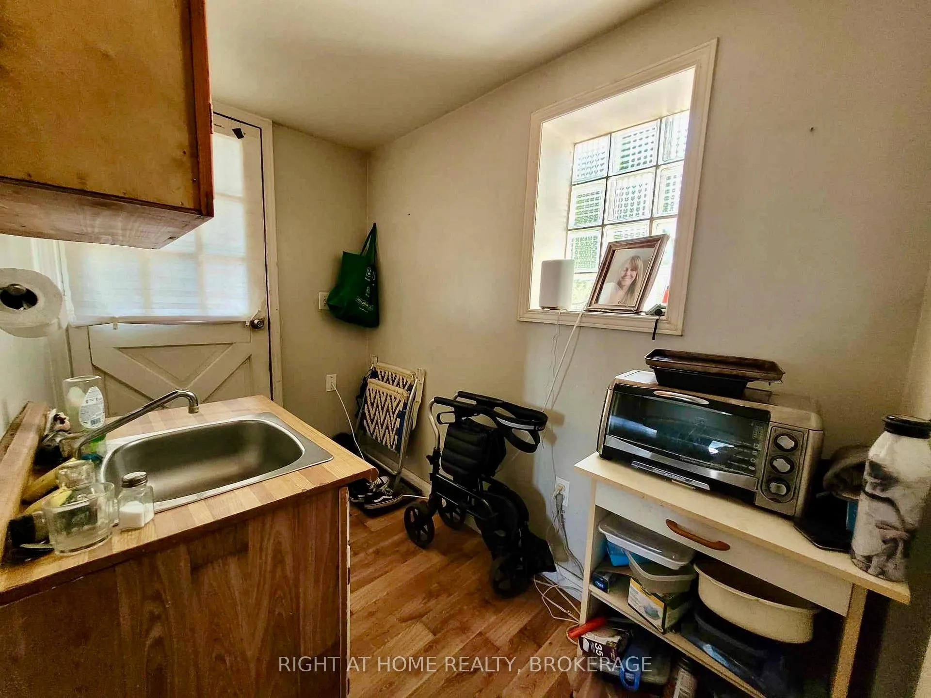 Photo 30 of 15 Cornell Avenue, Kitchener — HOMEH