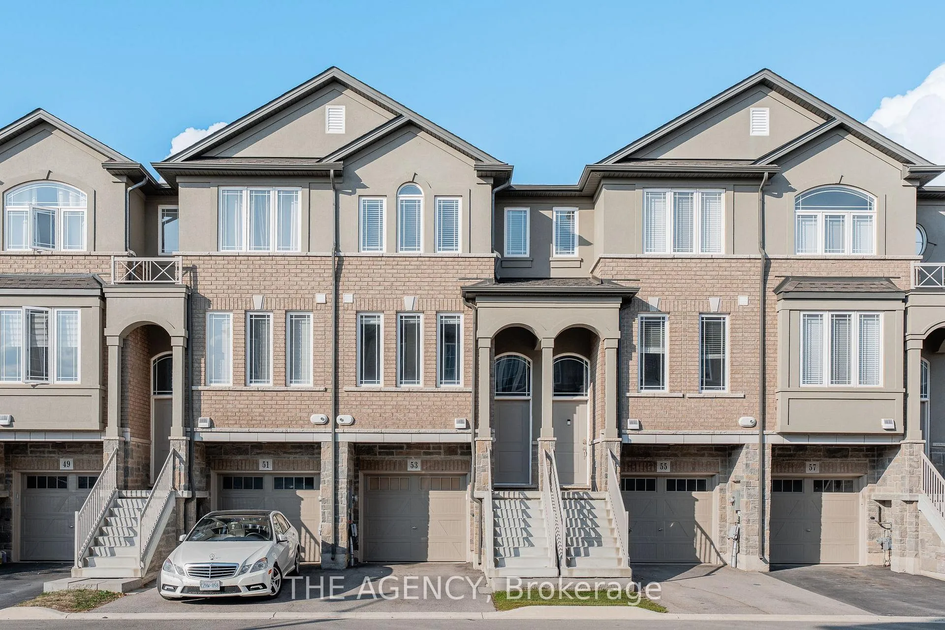 Front of 53 Aquarius Crescent