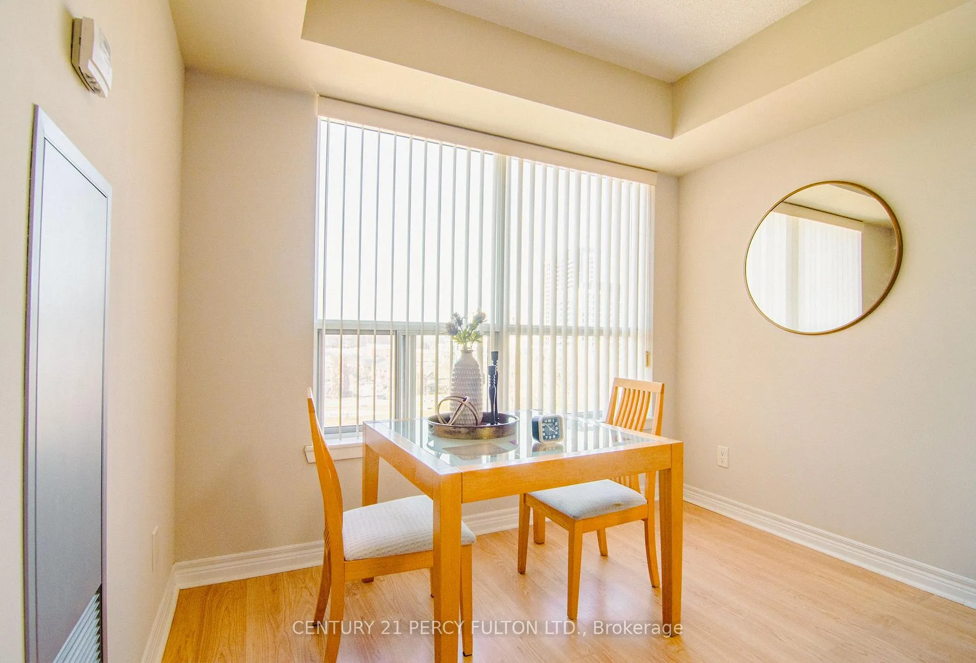 Photo 6 of Unit 707, 15 North Park Road, Vaughan, Beverley Glen — HOMEH