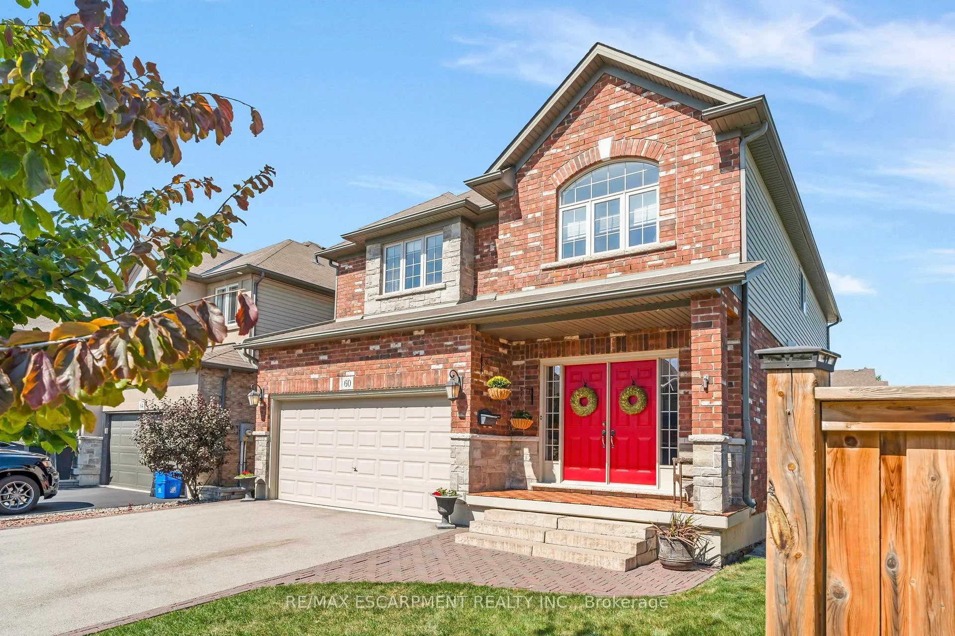 Photo 4 of 60 Garinger Crescent, Hamilton, Binbrook — HOMEH